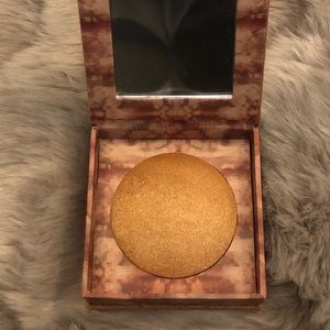 🎀 Urban Decay Naked Illuminating Powder in Lit